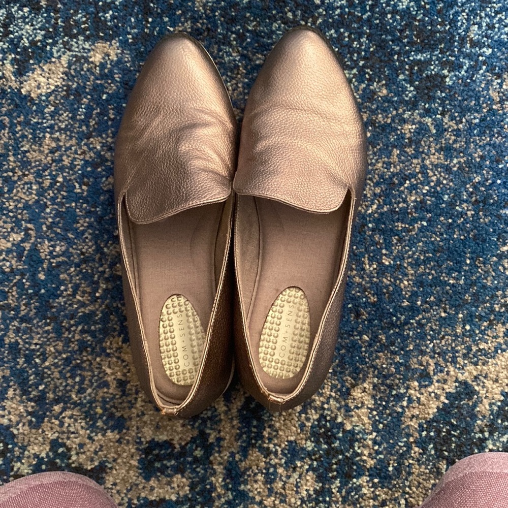 Size 9 Com + sens sliver shoes